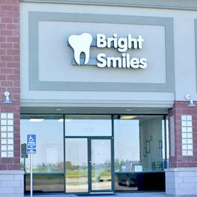 The exterior of Bright Smiles Dental.