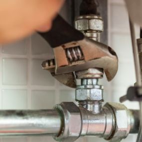 Plumbing emergencies can happen at the most inconvenient times but don’t worry, we are here to help. Here at Kew Forest Plumbing & Heating, we provide 24/7/365 service for all of our clients. A Kew Forest Plumbing GPS-equipped fleet vehicle is minutes away.