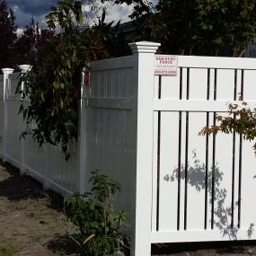 White vinyl semi private fence