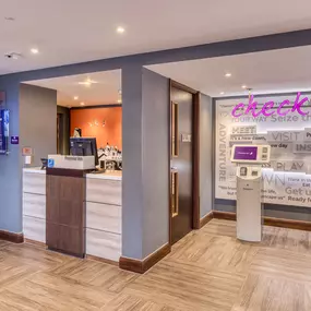 Premier Inn Blackpool (Beach) hotel reception