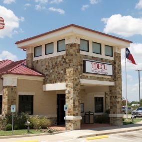 TDECU Hallettsville Exterior