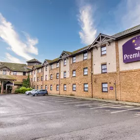 Premier Inn Glasgow Airport hotel exterior