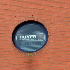 Huyer Logo