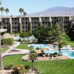 At Fellowship Square Tucson, you will experience a resort-style living, complete with activities, events and excellent services.