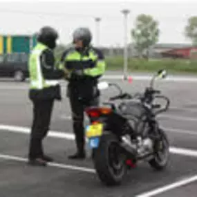 Autorijschool en Motorrijschool Jo 't Jong