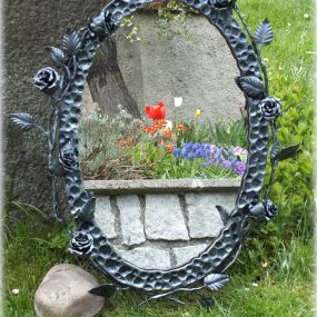 zrcadlo s růžemi