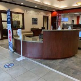 TDECU Pearland Interior Front Desk