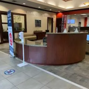 TDECU Pearland Interior Front Desk