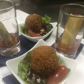 Burgers & a la Carte, Cafe-Zaal-Brasserie-Grill Kitchen 