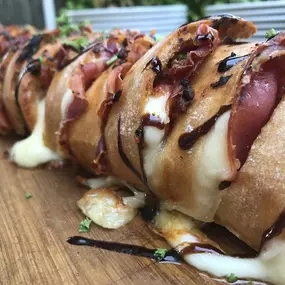 Burgers & a la Carte, Cafe-Zaal-Brasserie-Grill Kitchen 