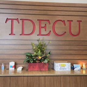 TDECU Texas City Interior Front Desk