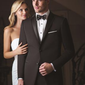 Prom Promotion Special
$20 OFF prom tux rental when you mention this website!