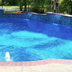 Freeform pool with pool fountains