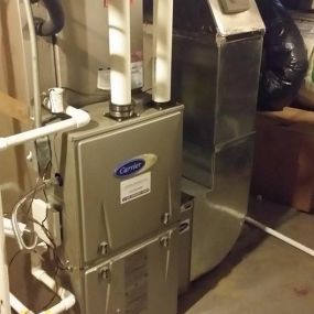 96.2 % efficient Carrier 2 stage performance furnace integrated with existing heat pump, dual fuel handled by edge thermostat, and 17 gal. Humidifier 
Very efficient set up