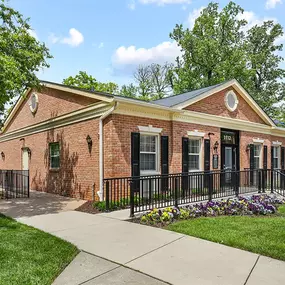 Exterior Leasing Office