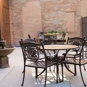 The Willows of Ramsey Hill Outdoor Dining Area.