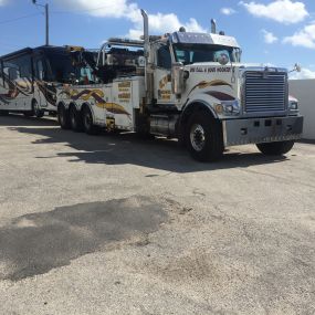 KW Wrecker Service | Palm Beach | Palm City | Florida | Towing Service | Flatbed Service | Heavy Duty Towing | Roadside Assistance