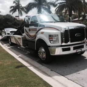 KW Wrecker Service | Palm Beach | Palm City | Florida | Towing Service | Flatbed Service | Heavy Duty Towing | Roadside Assistance