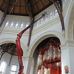 Restauratie van kerkgebouw in Purmerend.