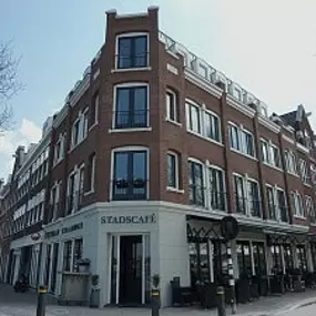 Nieuwbouw woningbouwproject in de binnenstad van Purmerend. Tradioneel historiserende bouw maar toch tijdloos.