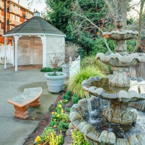 Lake Natoma Inn Patio Fountain