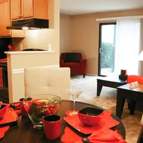 Gettysburg Square Apartment Dining Room