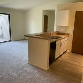 Gettysburg Square Apartment Kitchen & Living Room