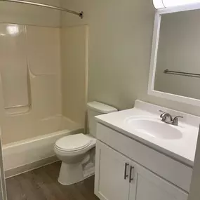 Gettysburg Square Apartment Bathroom