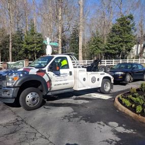 Call our fast, friendly, reliable tow team!