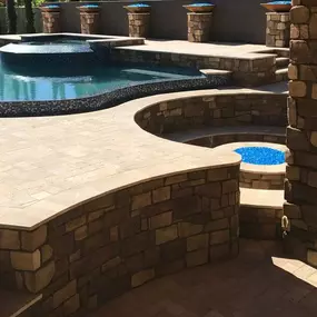 Brilliant Retaining Wall Design Ideas for Swimming Pools