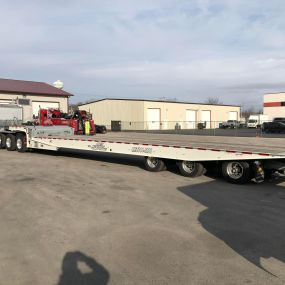 Did your 18-wheeler breakdown? Call us for towing!