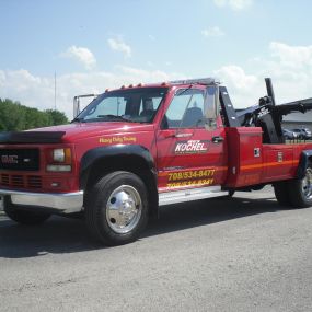 Did your 18-wheeler breakdown? Call us for towing!