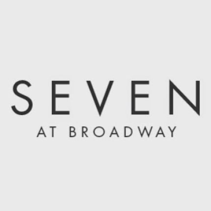 Logotyp från Seven at Broadway