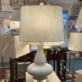 Bild von B & B Lamps and Shades