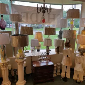 Bild von B & B Lamps and Shades