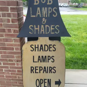 Bild von B & B Lamps and Shades