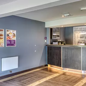 Premier Inn Basingstoke West (Churchill Way) reception