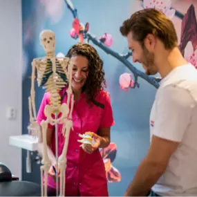 Chiropractor Michele geeft Advies over rugklachten in Utrecht