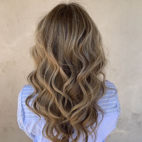 Blended-Highlighted-Hair-Medium-Length-Lots-Of-Dimension-Curled-Style-Albuquerque-Abq.