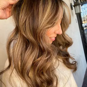 Partial-Warm-Tone-Dimensonal-Highlights-Long-Curled-Hair-Albuquerque-Abq