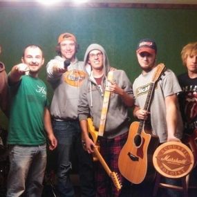 Solbergs Greenleaf sports bar and grill
Iron Mountain, MI 49801
Live Music