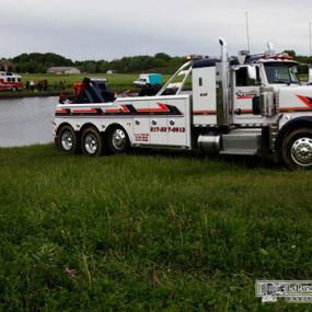 Reynolds Towing Service: We can handle ALL of your towing & roadside assistance needs from recovery tows to large equipment hauling – near and far.  Since 1980 we have been providing professional towing and recovery service to Central Illinois. Light, Medium, & Heavy Duty Towing | Transport | Emergency Recovery | Road assistance | Heavy Duty Rollovers | Equipment Hauling