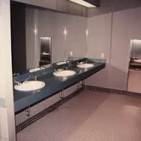 COMMERCIAL CLEANING COMPANY