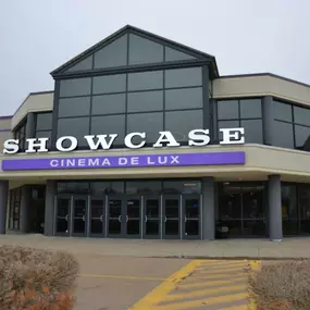 Showcase Cinema de Lux North Attleboro Exterior