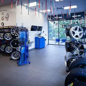 Tire Discounters on 6078 Harrison Ave in Cincinnati