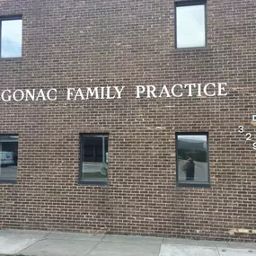 Algonac Family Practice
329 Columbia St
Algonac, MI 48001
(810) 671-3190