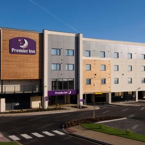 Premier Inn Newton Abbot hotel exterior