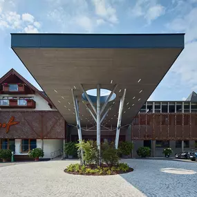 Neuer Eingang / Fassade Hotel Krallerhof in Leogang