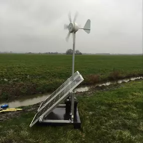 Plasdras pompen voor aanvulling weidevogelbeheer.