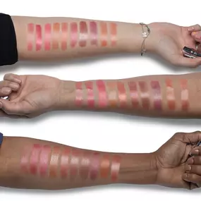 Healthy, happy lips ???? shiny hues! Our Tinted Lip Balm comes in many colors with cream and shimmer finishes that look stunning with every skin tone.????
Shown above on top arm (from left to right):
Pink Quartz - Soft Pink (Shimmer)
Pink - Rich Pink (Cream)
Blush - Mid-Tone Pink (Cream)
Bare Bronze - Bronze (Shimmer)
Neutral - Neutral Rose (Shimmer)
Soft Ruby - Soft Red (Shimmer)
Rose Kiss - Rich Rose (Shimmer)
Orchid - Mauve (Cream)
Warm Blossom - Warm Rose (Cream)
Melon - Warm Neutral (Cream)